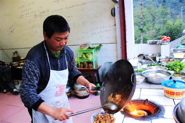 骑行318川藏线详细图解，川藏骑行图文版D02-队伍人数增加仨