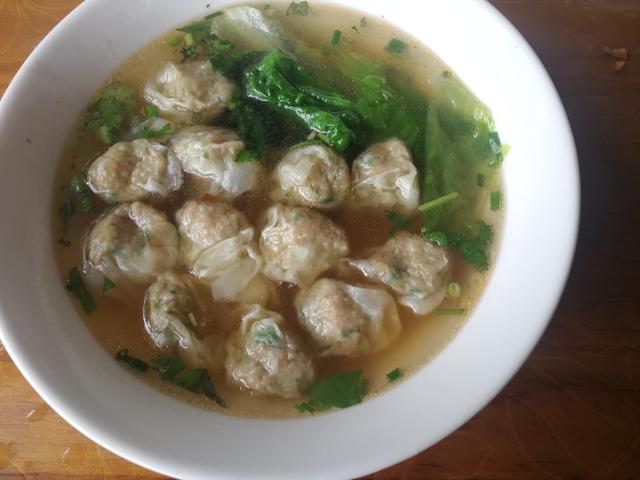 速冻馄饨煮多久，怎样煮速冻饺子（小馄饨煮的刚刚好）