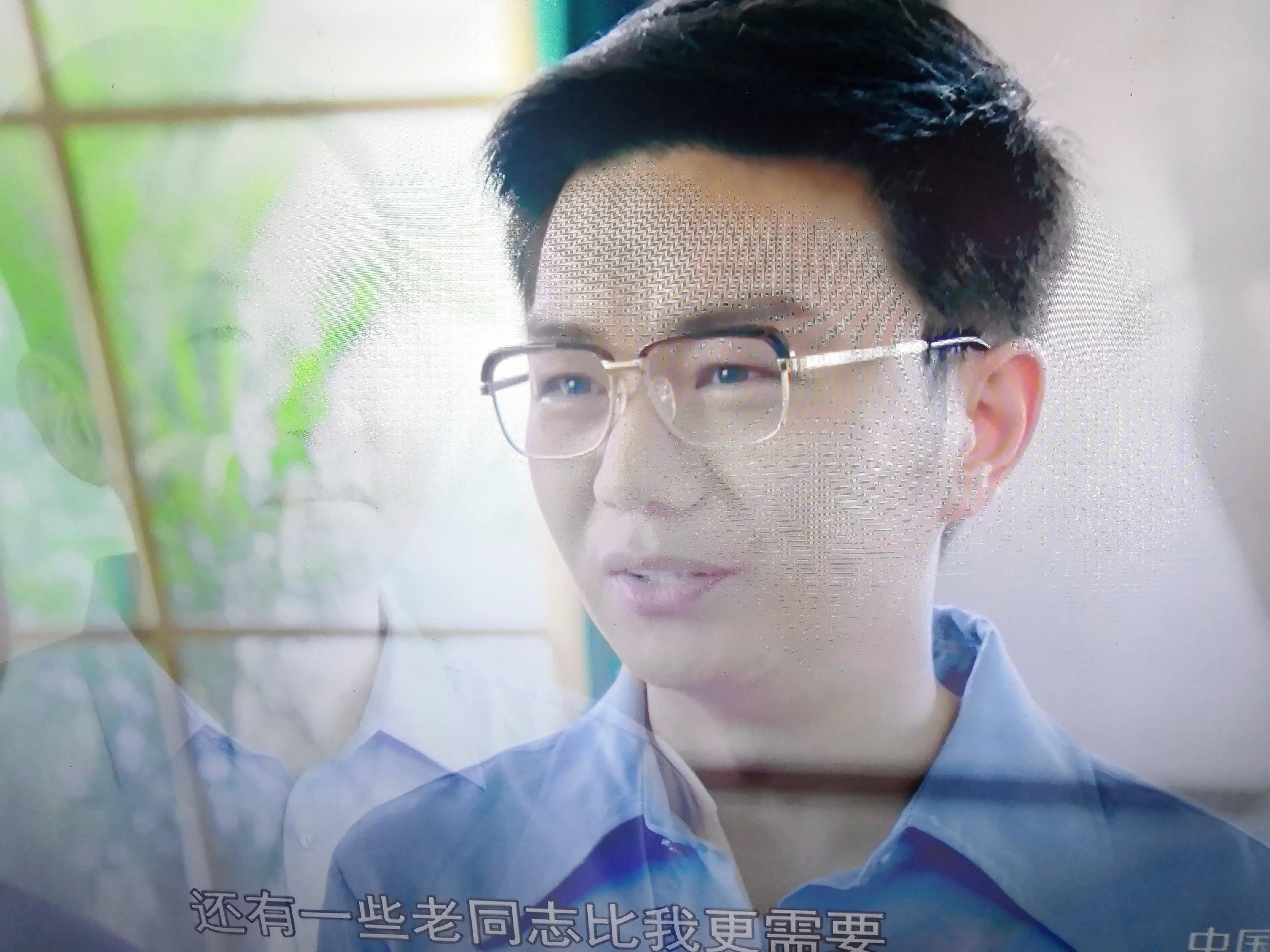 火红年华演员表夏方舟结局，《火红年华》夏方舟遭灾遇祸九死一生