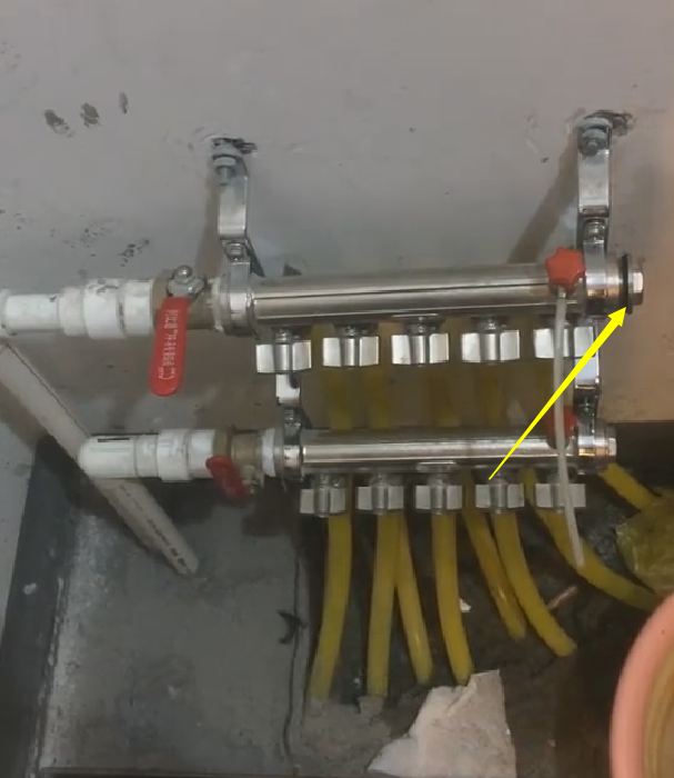 地暖不热怎么放水图解，地暖不热怎么放水才能热视频（地暖放水半天温度不回升）