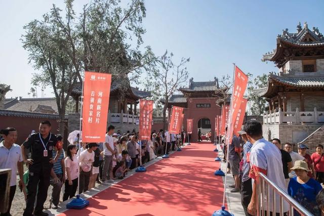 同盟古镇在哪，同盟古镇在哪个村（同盟古镇即将开业）