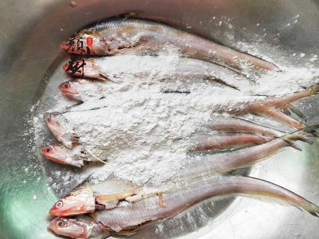 怎样炸鱼酥脆好吃，鱼怎么炸酥脆好吃（比买的还好吃）