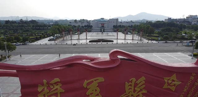 京九铁路详细线路图，京九铁路详细线路图河南段（京九铁路为何拐了个大弯）