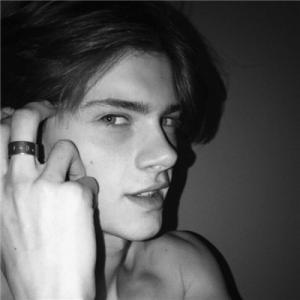 Ronin微信昵称（浪人）网名，Ronin微信昵称（浪人）微信昵称（好听的英文网名男生霸气冷酷简短炫酷-可爱点）