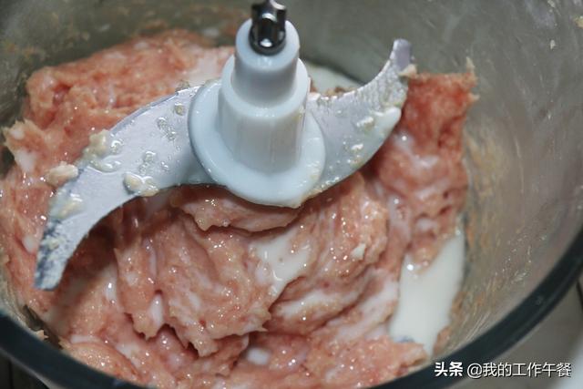 纯瘦肉做肉丸的方法，怎么做瘦肉丸（在家就能轻轻松松做出Q弹手工肉丸）