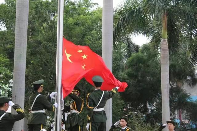 郁南县西江中学，郁南县西江中学怎么样（郁南县西江中学国旗护卫队换届交接）