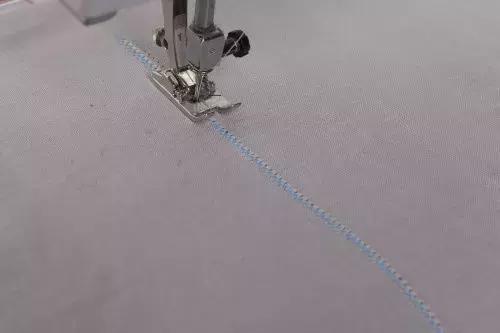 如何缝衣服看不出针脚，衣服怎么缝针看不出来（服装制作中小细节的制作工艺）