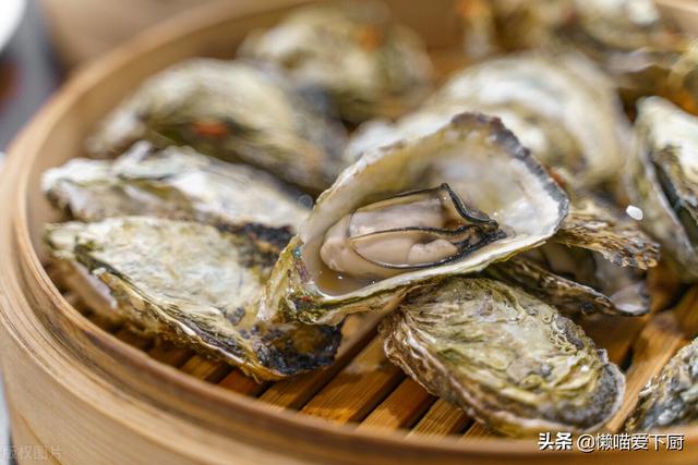 带壳生蚝蒸多久才熟，蒸生蚝多长时间（原来吃生蚝也有讲究，涨知识了）