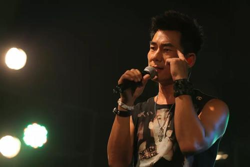 还有我歌词，寂寞沙洲冷歌词（经典暖歌《还有我》）