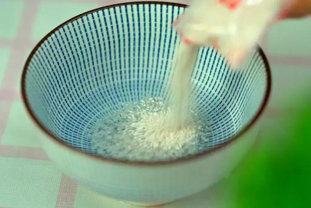 藕粉怎么吃最好吃，藕粉应该怎么吃（藕粉别再冲水喝了）