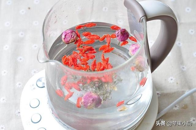 养生壶做花茶方法，养生壶怎么做花茶（闻起来香香的）