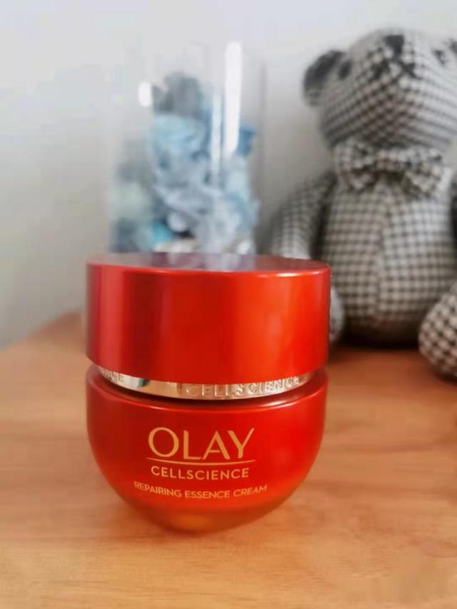 雅诗兰黛效果怎么样，雅诗兰黛怎么样（盘点5款大牌“抗老面霜”）