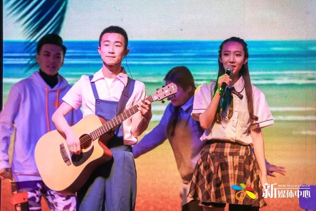 外婆的澎湖湾串词，外婆的澎湖湾串词主持人（2019元旦晚会）