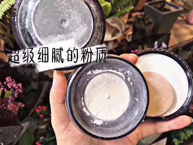 散粉的正确使用方法，正确的化妆先后顺序（怎样使用散粉）
