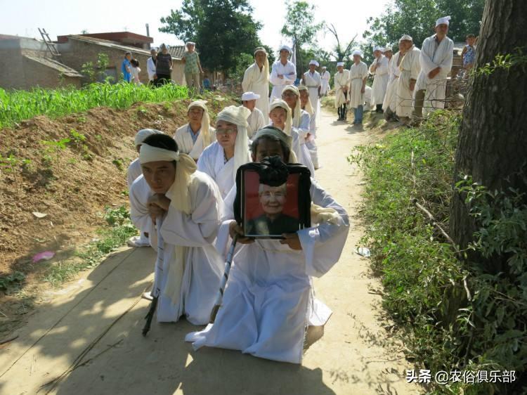节哀顺便是什么意思，节哀顺变是什么意思节（可以用心理学解释为什么）