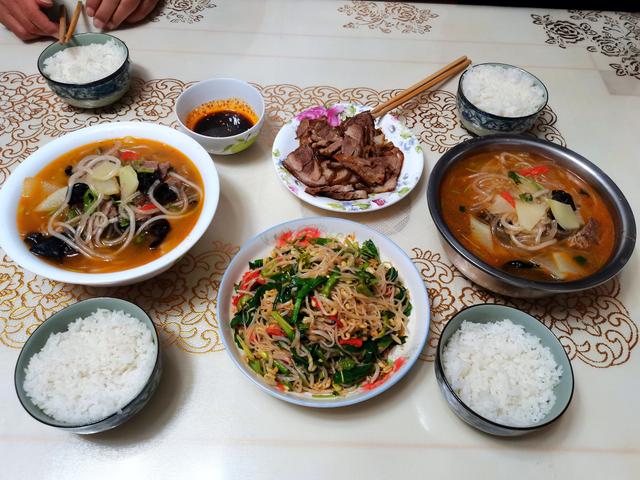 鲜烩三丝怎么做，烩三鲜怎样做（连喝了三碗牛肉汤才收手）