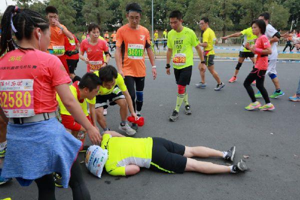 长跑、马拉松为何频发猝死，马拉松比赛猝死（中招的为什么总是“老司机”）