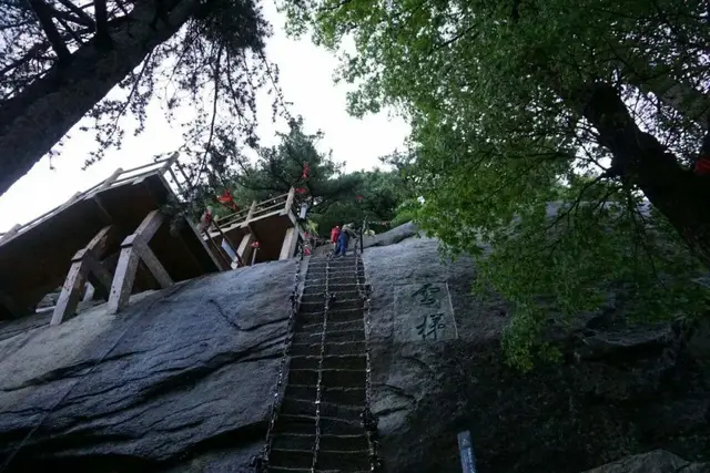 华山主要的旅游景点都有哪些，华山主要景点介绍（华山必去的几个景点知道吗）