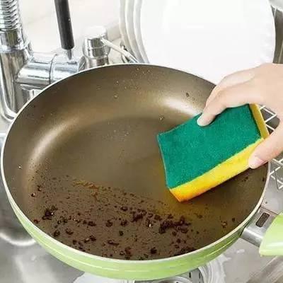 怎样轻松去除锅底灰啊很着急，怎样快速清除锅底灰（锅底用的“脏兮兮”）