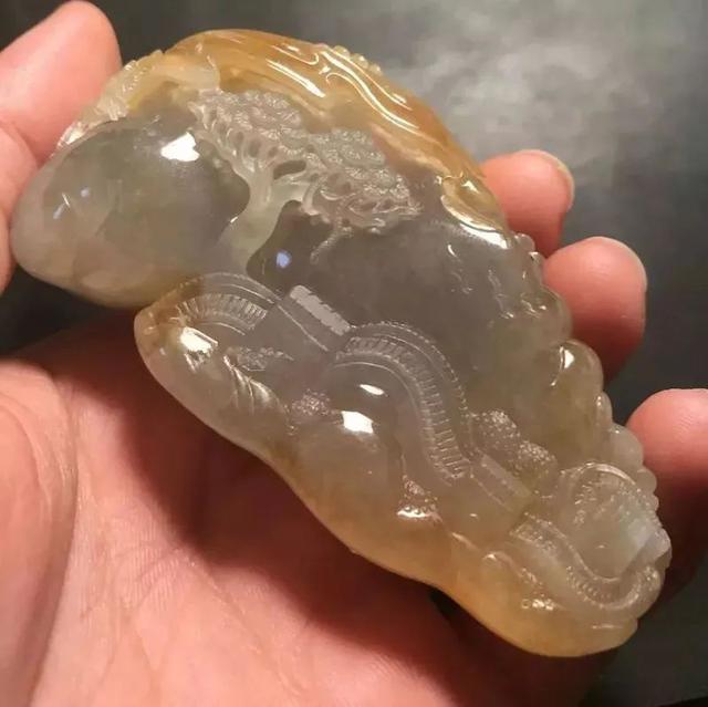 大马坎水石翡翠有什么特点，大马坎是不是好翡翠（经过雕琢过后其身价竟直直翻倍）