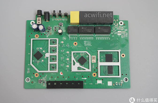 300兆宽带买1200m还是1900m，300兆宽带用450兆路由器行吗（路由器避坑大作战）