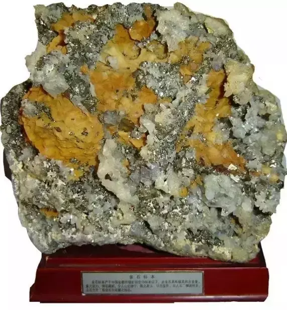 金矿石原石图片(金矿石原石多少钱一斤)