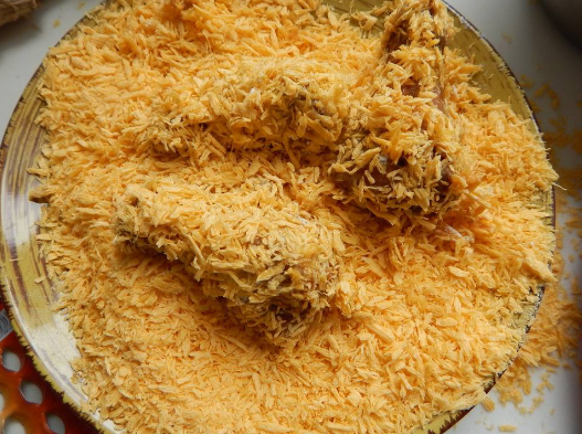 你知道肯德基炸鸡腿怎么做吗，肯德基员工教你一招