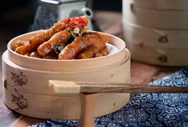 卤凤爪怎么做好吃又简单，鸡爪不知道怎么做好吃