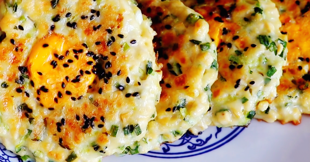 【黄瓜豆腐鸡蛋饼】做法步骤图 给孩子当早餐最好 多吃长个大-起舞食谱网