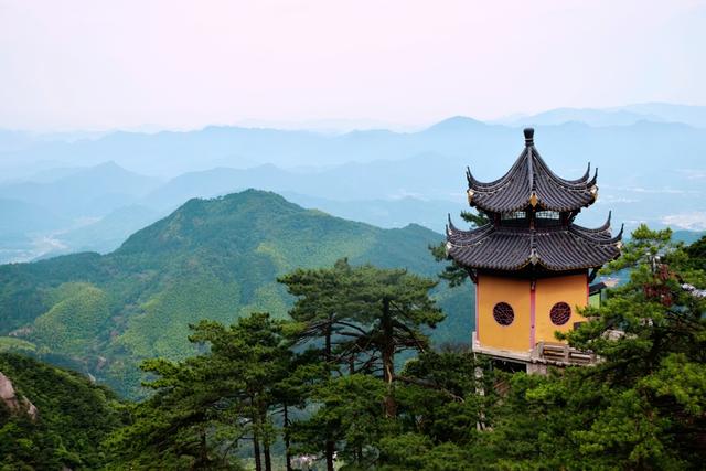 九华山大佛在哪个景区，位于1306米山巅上的寺庙