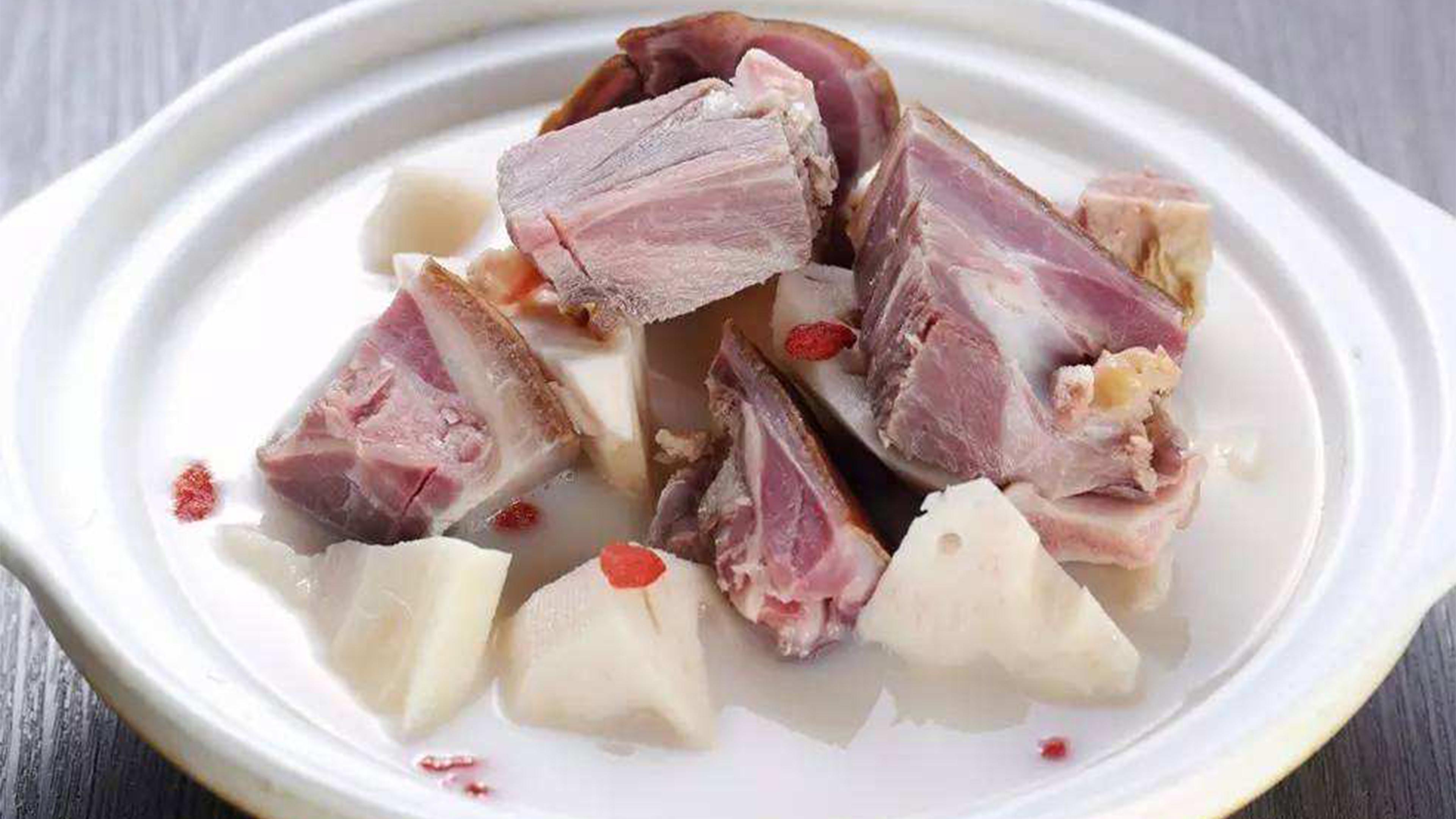 腊猪脚可以炖山药吗(这个季节少不了腊肉推荐美食山药炖腊猪脚简单的