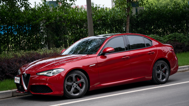 alfa romeo是什么车，alfa是什么品牌（来自意大利的浪漫与激情——阿尔法）