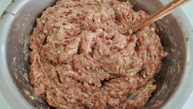 炸茄子的面糊怎么调才能酥脆（调“面糊”别用水）