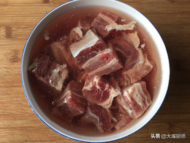 牛肉炖土豆怎么炖好吃又烂，牛肉炖土豆怎么炖好吃又烂干炸里脊（多加2样烂得快）