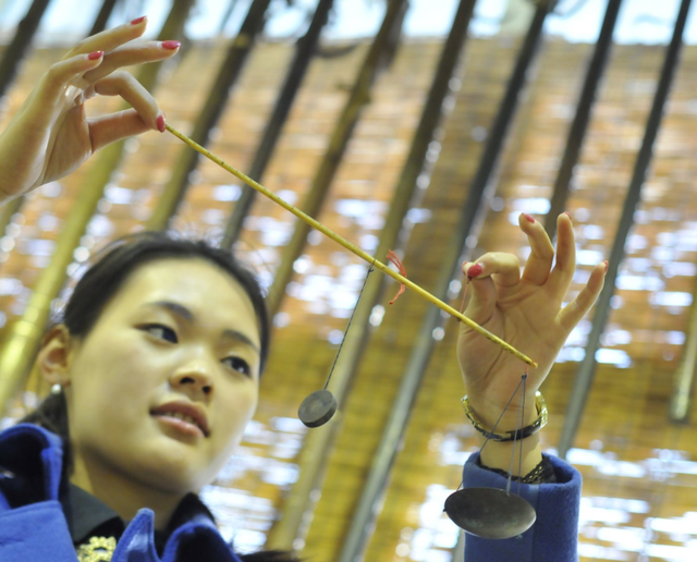 八百克是多少斤，一千八百克是几斤几两（《大秦赋》提到“痛饮美酒十斤”）