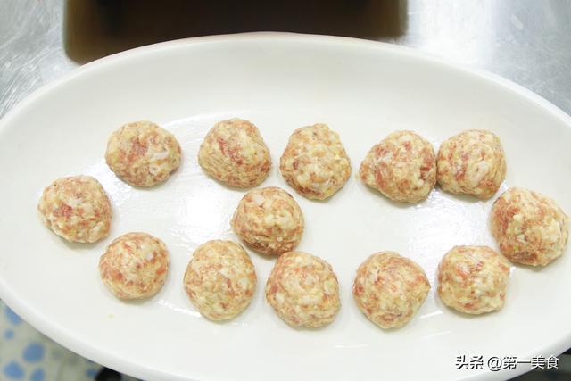 南煎丸子，厨师长教你煎肉丸的家常做法（南煎丸子四喜丸子）