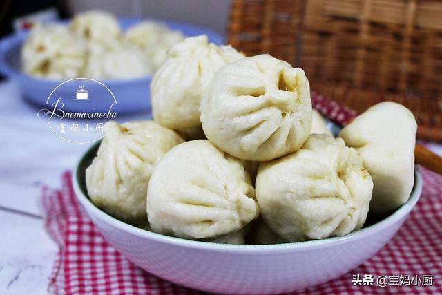 蒸包子发面的方法，怎么样发面做包子（面发得又快又好）