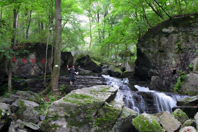 青山沟什么时候去最好，青山沟旅游攻略（门票128游客却络绎不绝）