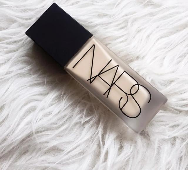 干皮可以用dw粉底液吗，干皮怎样用dw粉底（Nars奇迹不适合新手）