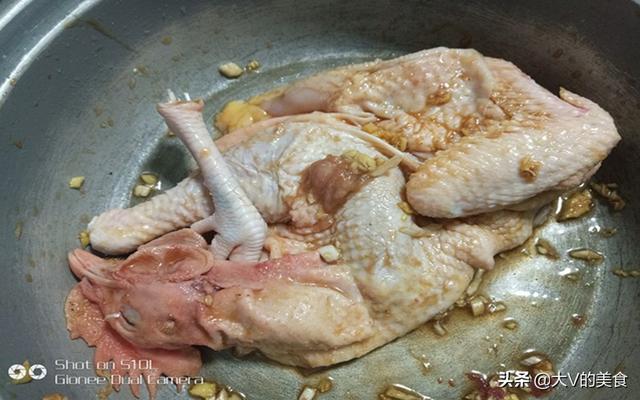 清蒸鸡的做法，清蒸鸡的做法及配料（简单上手菜做出不一样的味道）