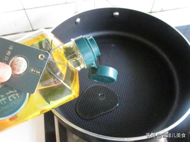 秋刀鱼怎么做，冷冻秋刀鱼的做法,最好吃又简单（这款简单的秋刀鱼做法很美味的）