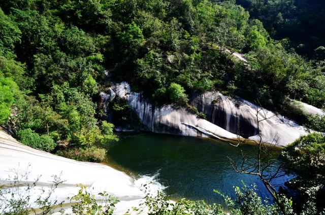 南阳有什么好玩的景点，河南省南阳市都有什么旅游景点（河南3个知名的龙潭风景区）