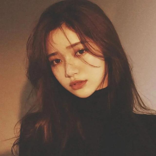 复古耐看的真人小众头像，优质复古女头，真人复古头像
