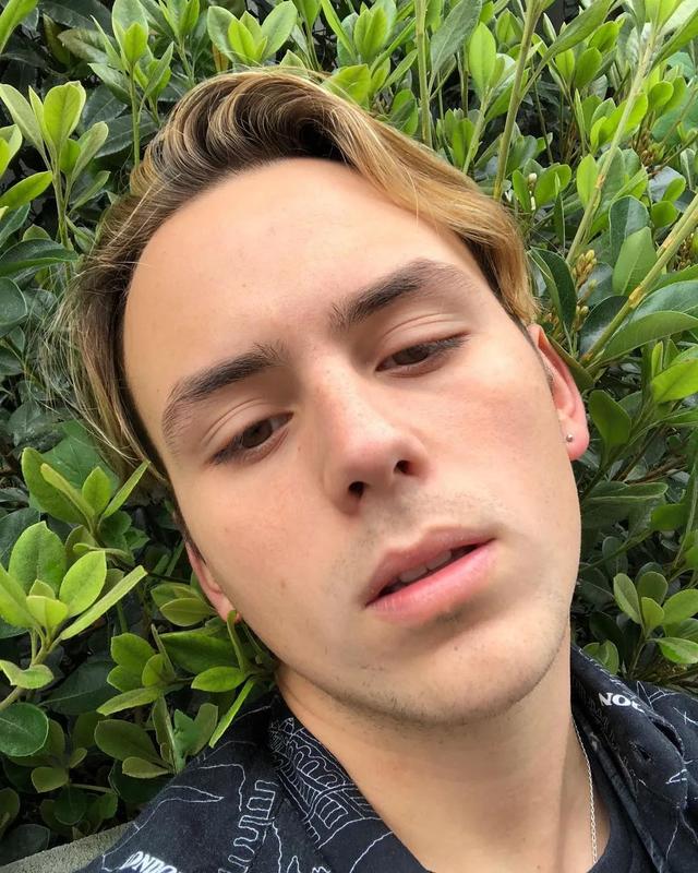 戳爷！戳爷！戳爷！，戳爷经历了什么（你知道戳爷还有个弟弟吗图片）