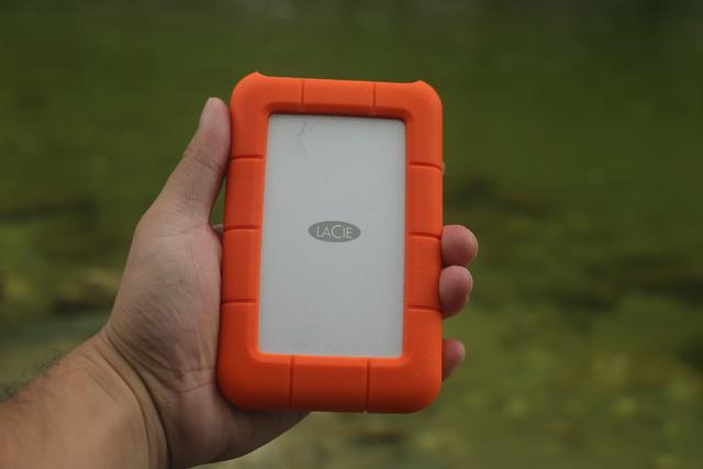 lacie移动硬盘为什么贵，lacie是什么牌子（户外爱好者的心头好）