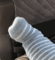 跳绳第二天小腿疼还要继续吗，跳绳第二天小腿疼还能继续吗（你需要关注和调整这些事情...）