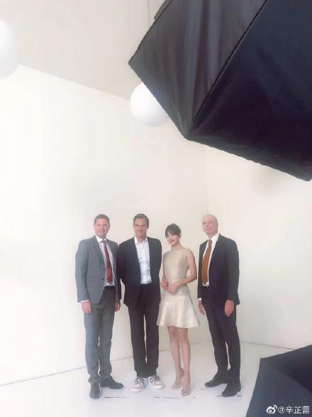 李佳萱是什么电视剧中的人物，李佳萱是什么电视剧中的人物女（与网球名将费德勒合影打破次元壁）