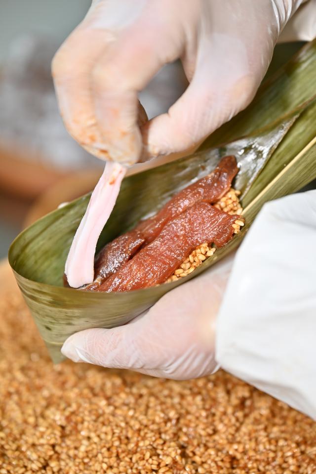 肉粽子的肉怎么腌制好吃窍门，肉粽子的肉怎么腌制（粽子里的五花肉要怎么腌才好吃）