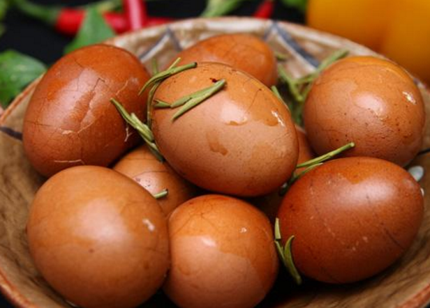 鸡蛋是酸性还是碱性，益母草煲鸡蛋是碱性还是酸性（这些常识人人都该知道）