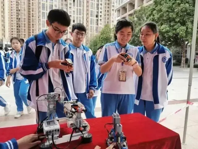 惠州华罗庚中学，惠州华罗庚中学官网（惠州市华罗庚中学2020年华罗庚班招生简章）